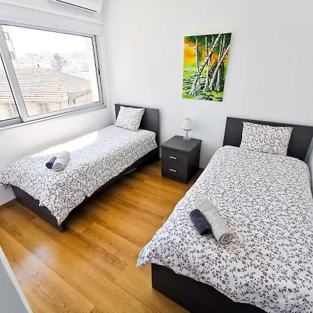 Daze Off Apartment, 300m To The Finikoudes Ларнака