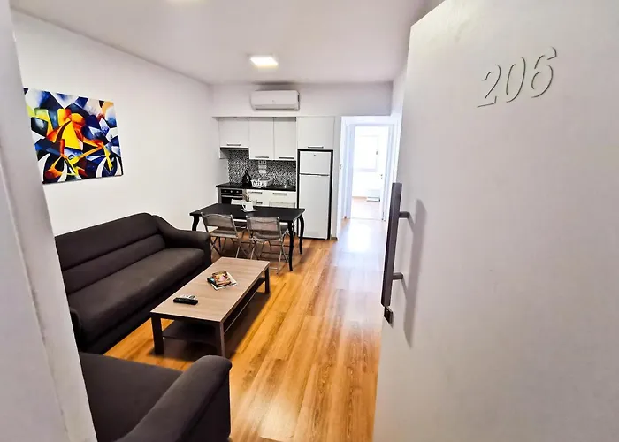 Daze Off Apartment, 300m To The Finikoudes *